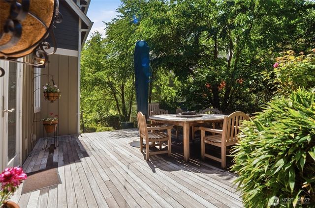 474 Glen Hollow Place SW, Bainbridge Island, WA 98110