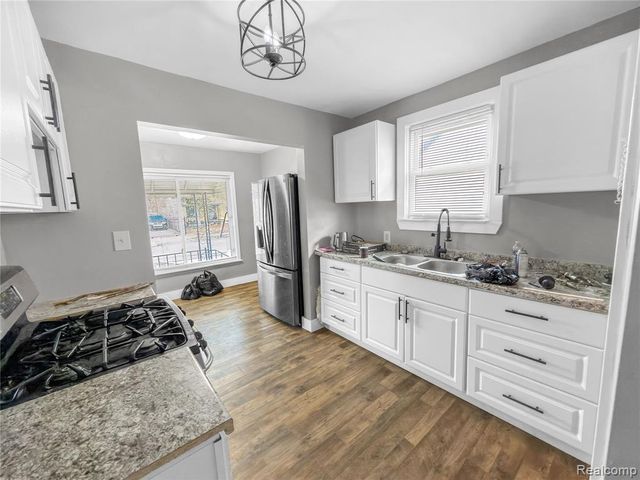 6395 Stahelin Avenue, Detroit, MI 48228