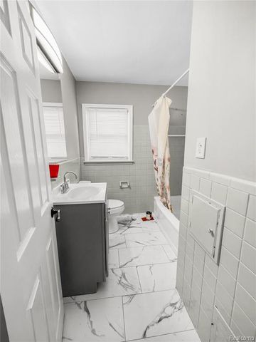 6395 Stahelin Avenue, Detroit, MI 48228