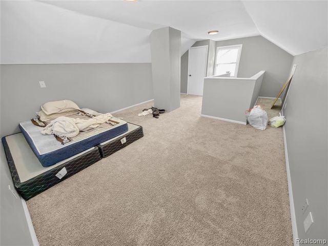 6395 Stahelin Avenue, Detroit, MI 48228