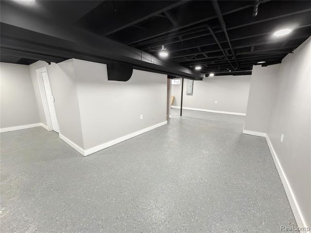 6395 Stahelin Avenue, Detroit, MI 48228