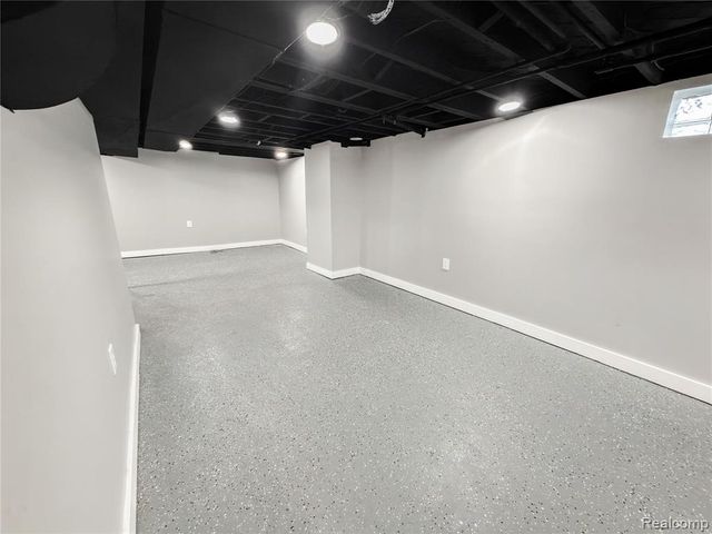 6395 Stahelin Avenue, Detroit, MI 48228