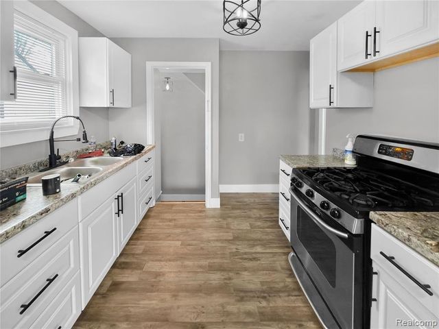 6395 Stahelin Avenue, Detroit, MI 48228