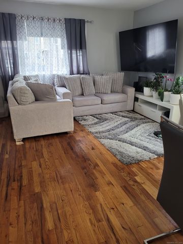 3 Sniffen Street 3A, Norwalk, CT 06851