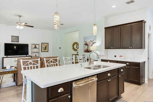 102 Telford Way, Boerne, TX 78006