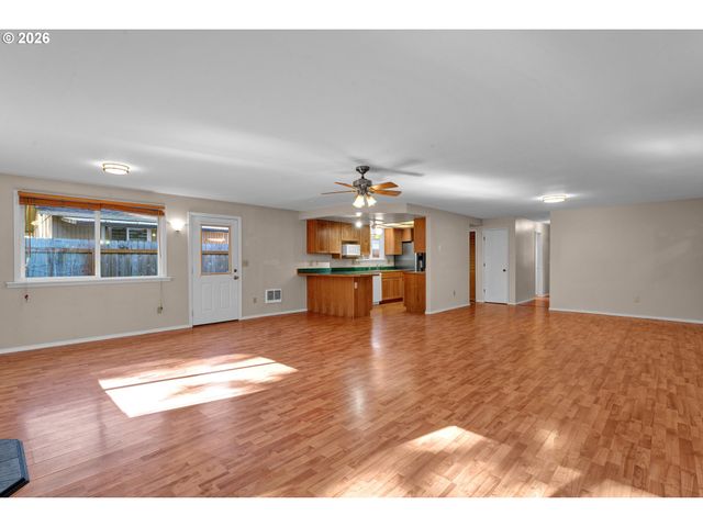 1250 34TH Pl, Florence, OR 97439