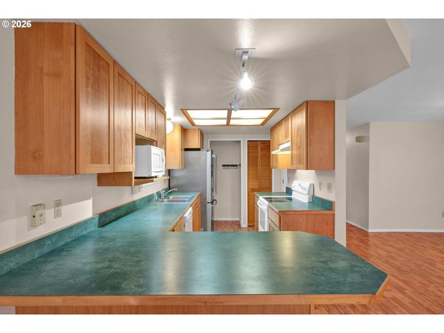 1250 34TH Pl, Florence, OR 97439