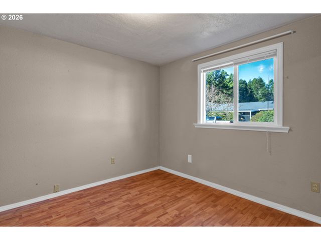 1250 34TH Pl, Florence, OR 97439