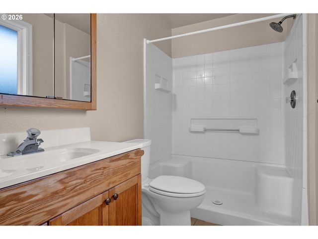 1250 34TH Pl, Florence, OR 97439