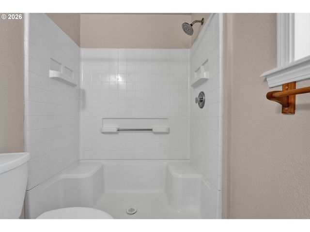 1250 34TH Pl, Florence, OR 97439