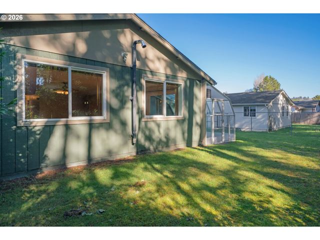 1250 34TH Pl, Florence, OR 97439