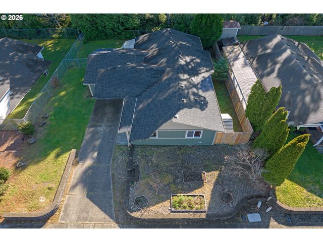 1250 34TH Pl, Florence, OR 97439