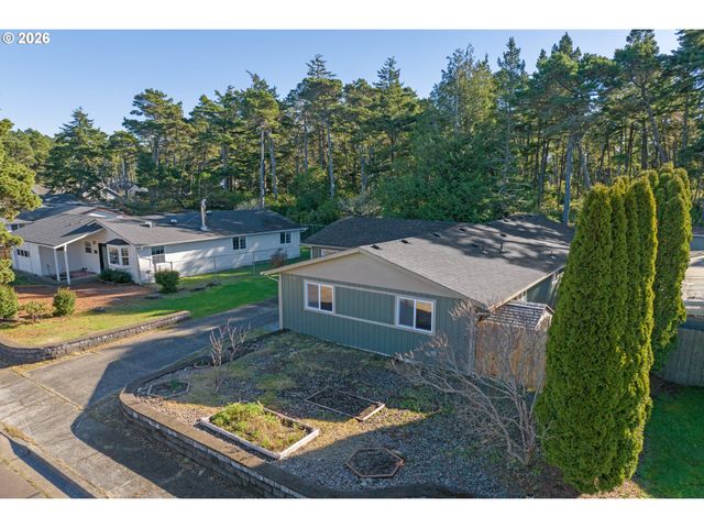 1250 34TH Pl, Florence, OR 97439
