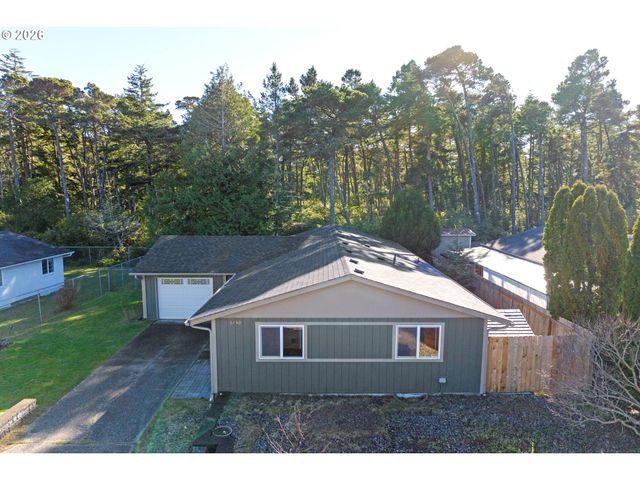 1250 34TH Pl, Florence, OR 97439