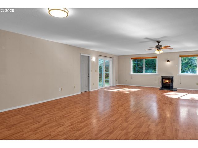 1250 34TH Pl, Florence, OR 97439