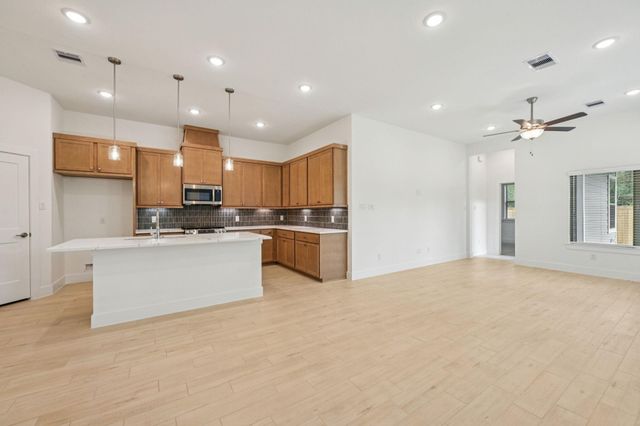 26241 E Outrider Banks Circle, Montgomery, TX 77316