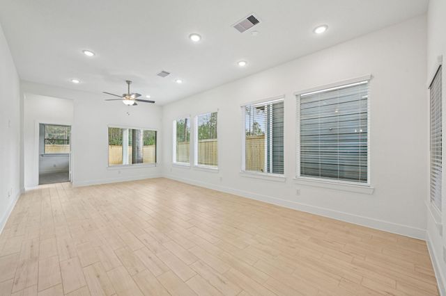 26241 E Outrider Banks Circle, Montgomery, TX 77316