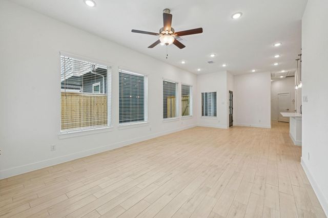 26241 E Outrider Banks Circle, Montgomery, TX 77316