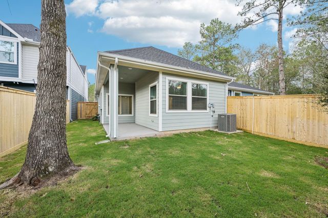 26241 E Outrider Banks Circle, Montgomery, TX 77316