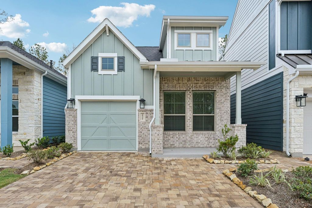 26241 E Outrider Banks Circle, Montgomery, TX 77316