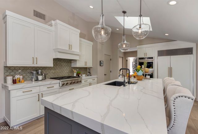 4630 E CLEARWATER Parkway, Paradise Valley, AZ 85253