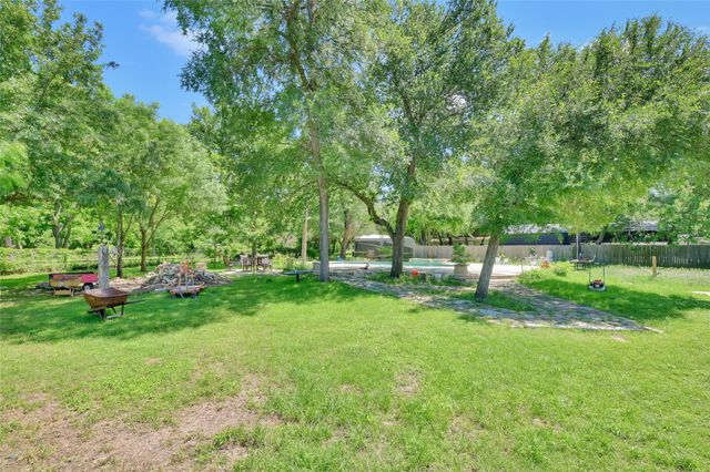 5313 Hidden Oaks Lane, Arlington, TX 76017