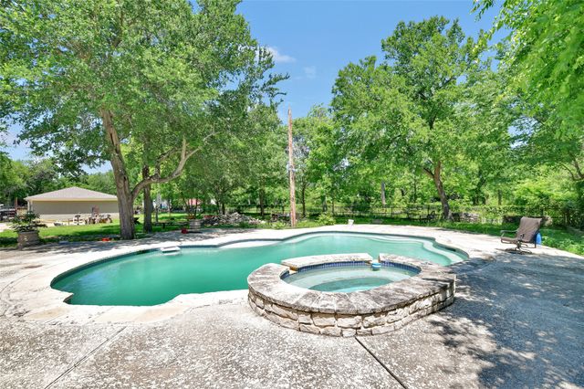 5313 Hidden Oaks Lane, Arlington, TX 76017