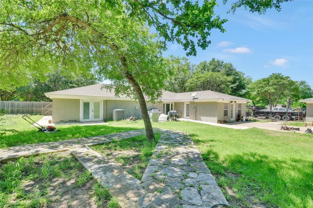 5313 Hidden Oaks Lane, Arlington, TX 76017