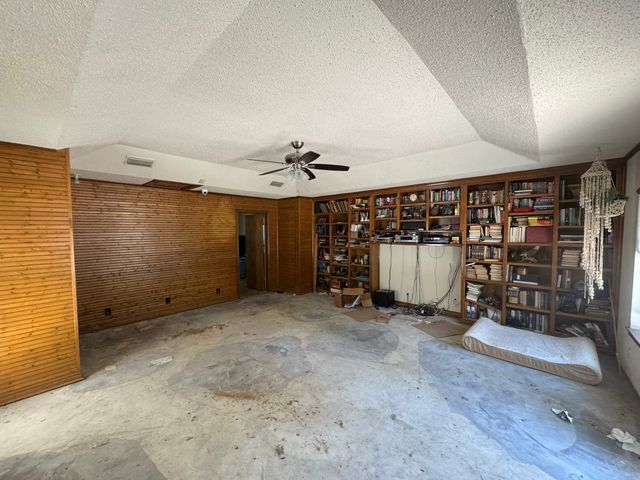 5313 Hidden Oaks Lane, Arlington, TX 76017