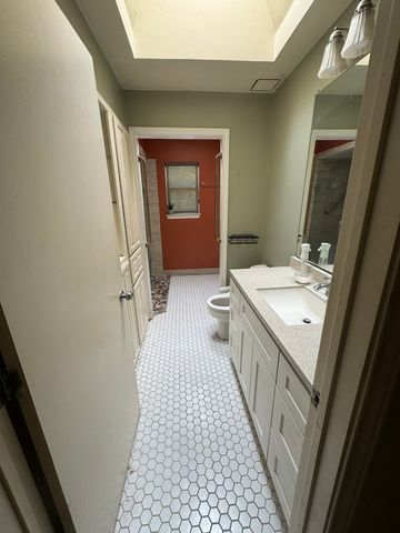 5313 Hidden Oaks Lane, Arlington, TX 76017