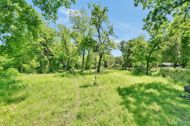 5313 Hidden Oaks Lane, Arlington, TX 76017