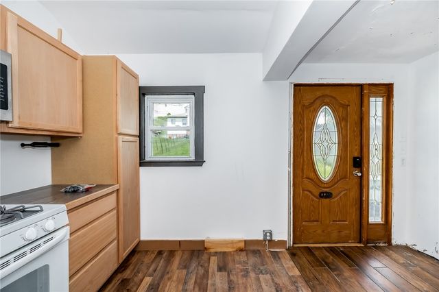 925 Roup Ave, Brackenridge, PA 15014