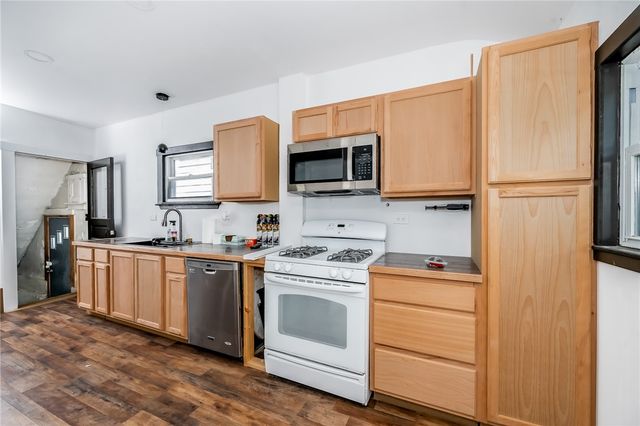 925 Roup Ave, Brackenridge, PA 15014