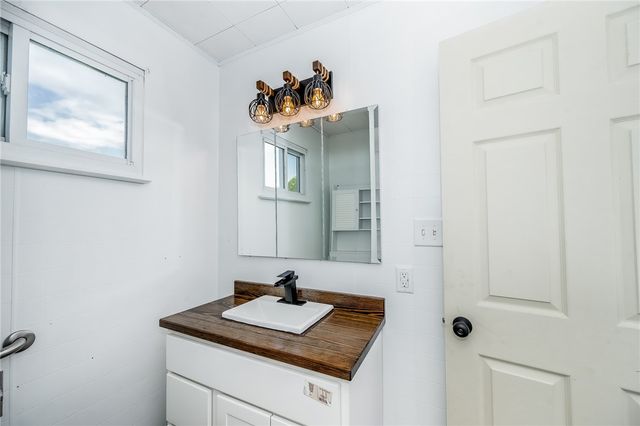 925 Roup Ave, Brackenridge, PA 15014