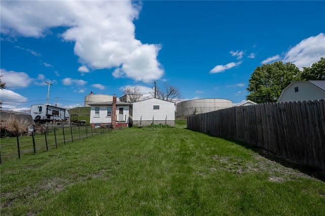 925 Roup Ave, Brackenridge, PA 15014