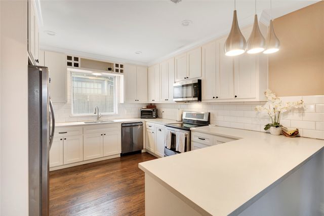 828 Elsbeth Street, Dallas, TX 75208