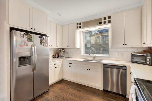 828 Elsbeth Street, Dallas, TX 75208