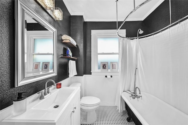 828 Elsbeth Street, Dallas, TX 75208