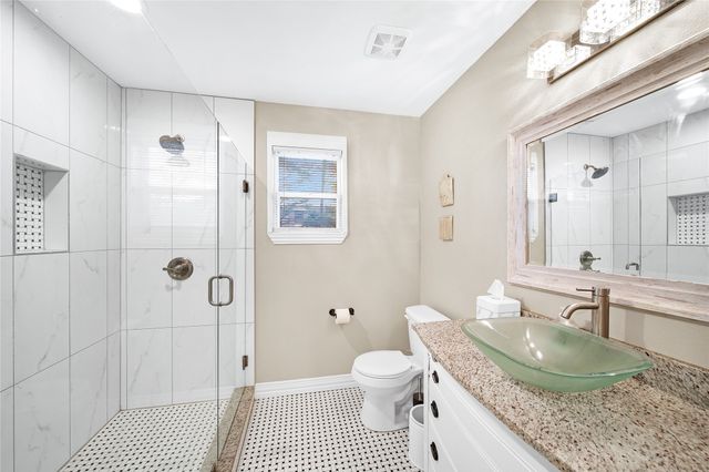 828 Elsbeth Street, Dallas, TX 75208