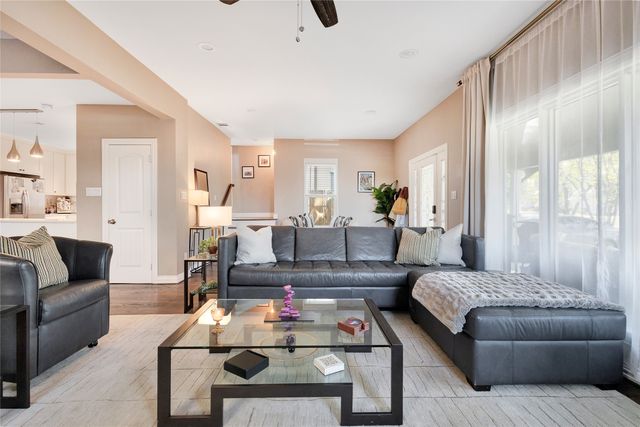 828 Elsbeth Street, Dallas, TX 75208