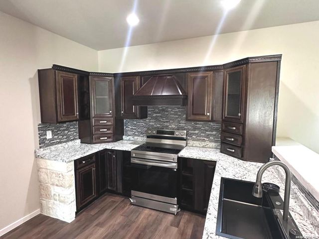 8207 1st, Somerset, TX 78069