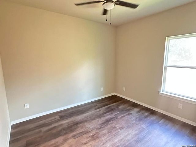 8207 1st, Somerset, TX 78069