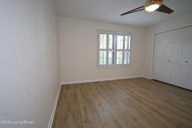 1278 Parkway Gardens Ct APT 127, Louisville, KY 40217