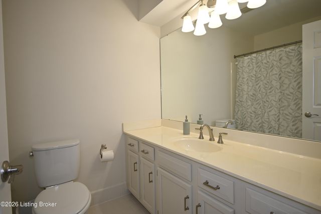 1278 Parkway Gardens Ct APT 127, Louisville, KY 40217