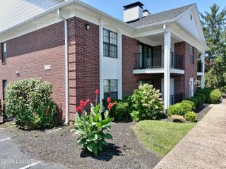 1278 Parkway Gardens Ct APT 127, Louisville, KY 40217
