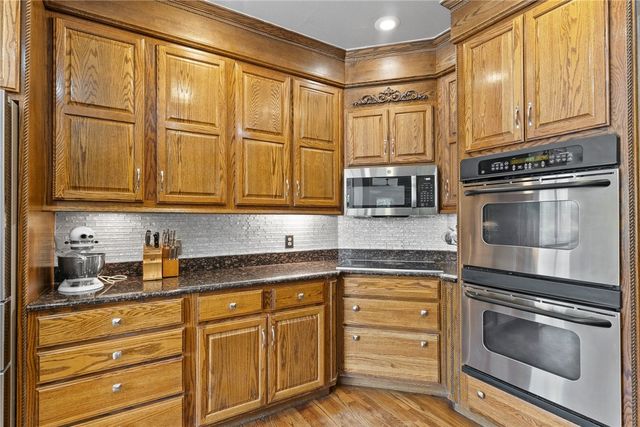 492 E Fairway Lane, Fayetteville, AR 72701