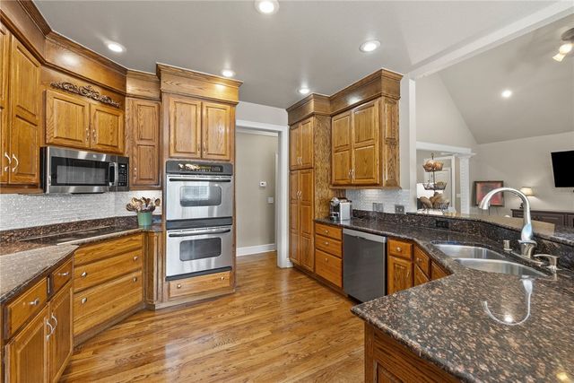 492 E Fairway Lane, Fayetteville, AR 72701