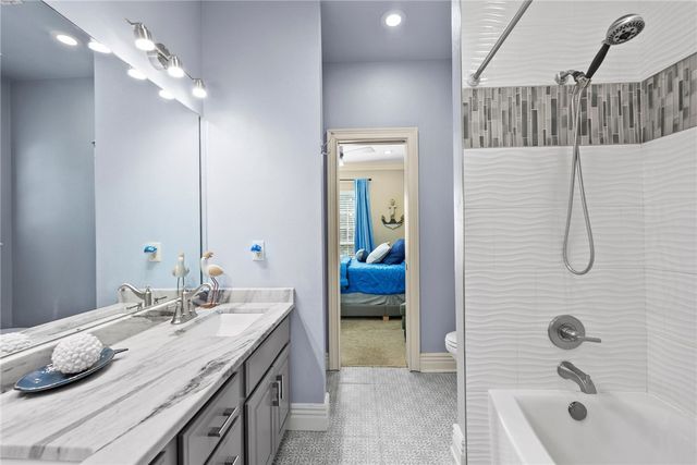 492 E Fairway Lane, Fayetteville, AR 72701