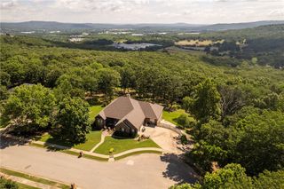 492 E Fairway Lane, Fayetteville, AR 72701