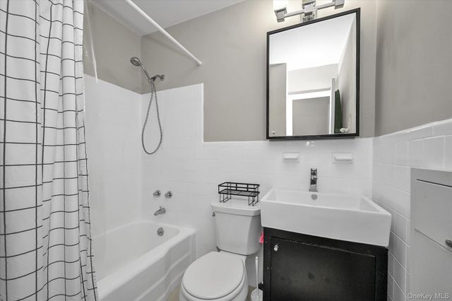 6636 Yellowstone Boulevard 2C, Forest Hills, NY 11375